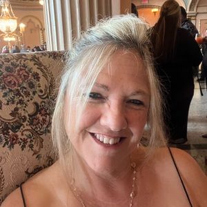 Meet your Posher, Sabina